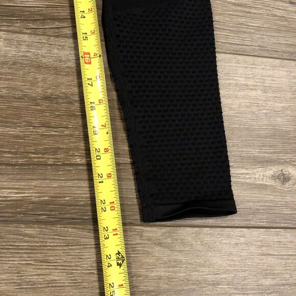 Fabletics Leggings XS 2 - 4 Black Seamless High Waisted Mesh Leggings - Picture 6 of 12